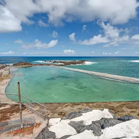 Cerca Del Mar En Mesa Del Mar