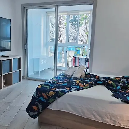 Cerca Del Mar En Mesa Del Mar