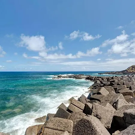 Cerca Del Mar En Mesa Del Mar Tacoronte