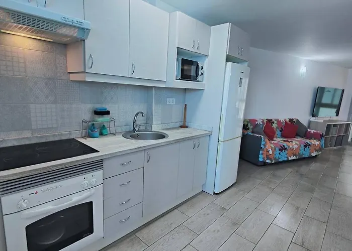 Cerca Del Mar En Mesa Del Mar Такоронте