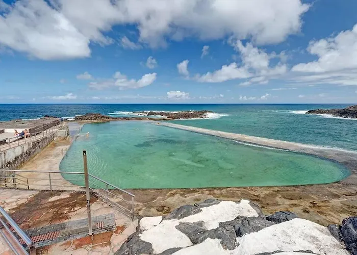 Cerca Del Mar En Mesa Del Mar