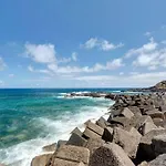 Cerca Del Mar En Mesa Del Mar Tacoronte